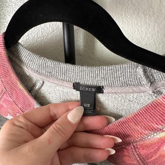 J. Crew grey floral graphic pullover fleece long sleeve sweatshirt shirt top - Picture 3 of 5